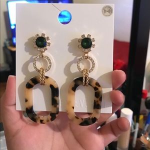 Beautiful Jade Earrings with Cheetah Accents 💚✨🤎